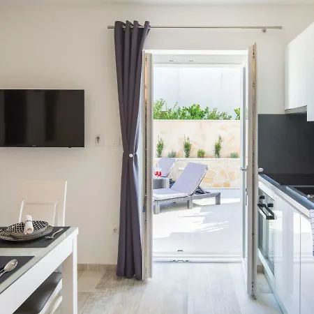Franko Maris - Makarska Exklusiv Hotel apartamentowy 4*