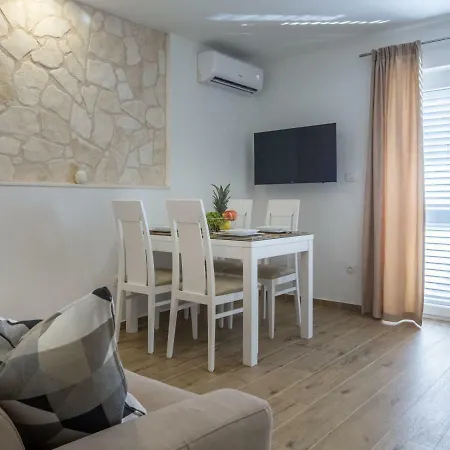 Franko Maris - Makarska Exklusiv Hotel apartamentowy 4*